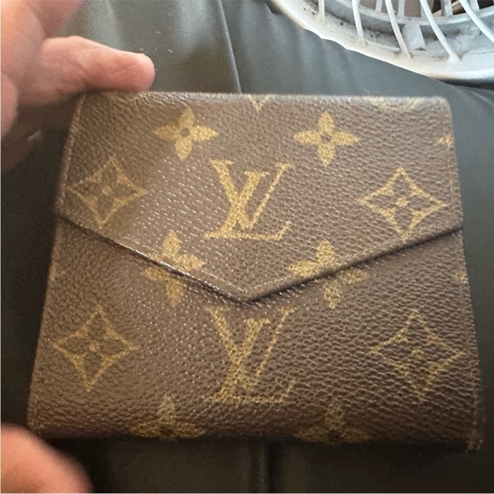 🥀Louis Vuitton Brown and Gold Wallet🥀w/original dust bag🥀💋💋💋